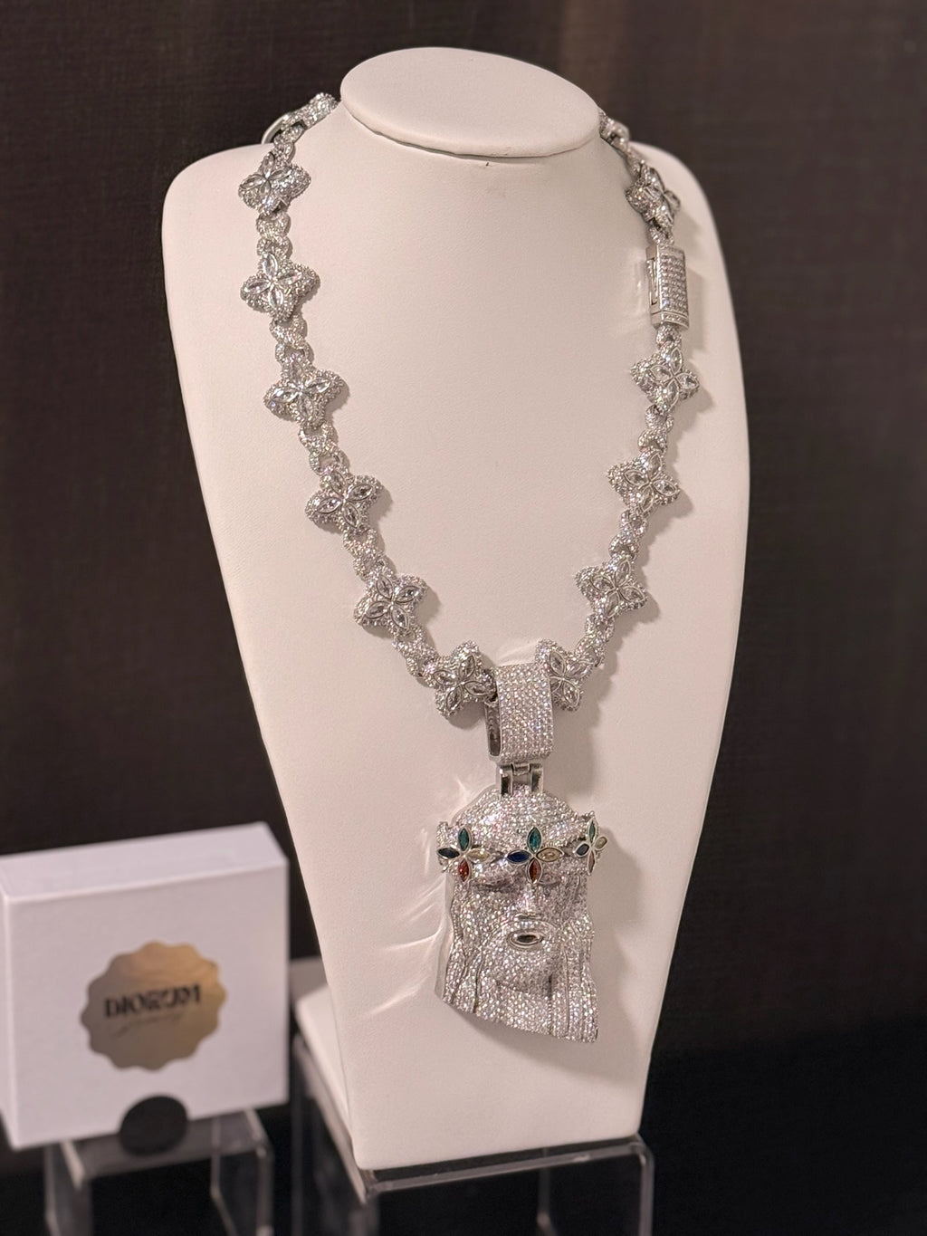 White gold plated 4 leaf chain and Jesus pendant