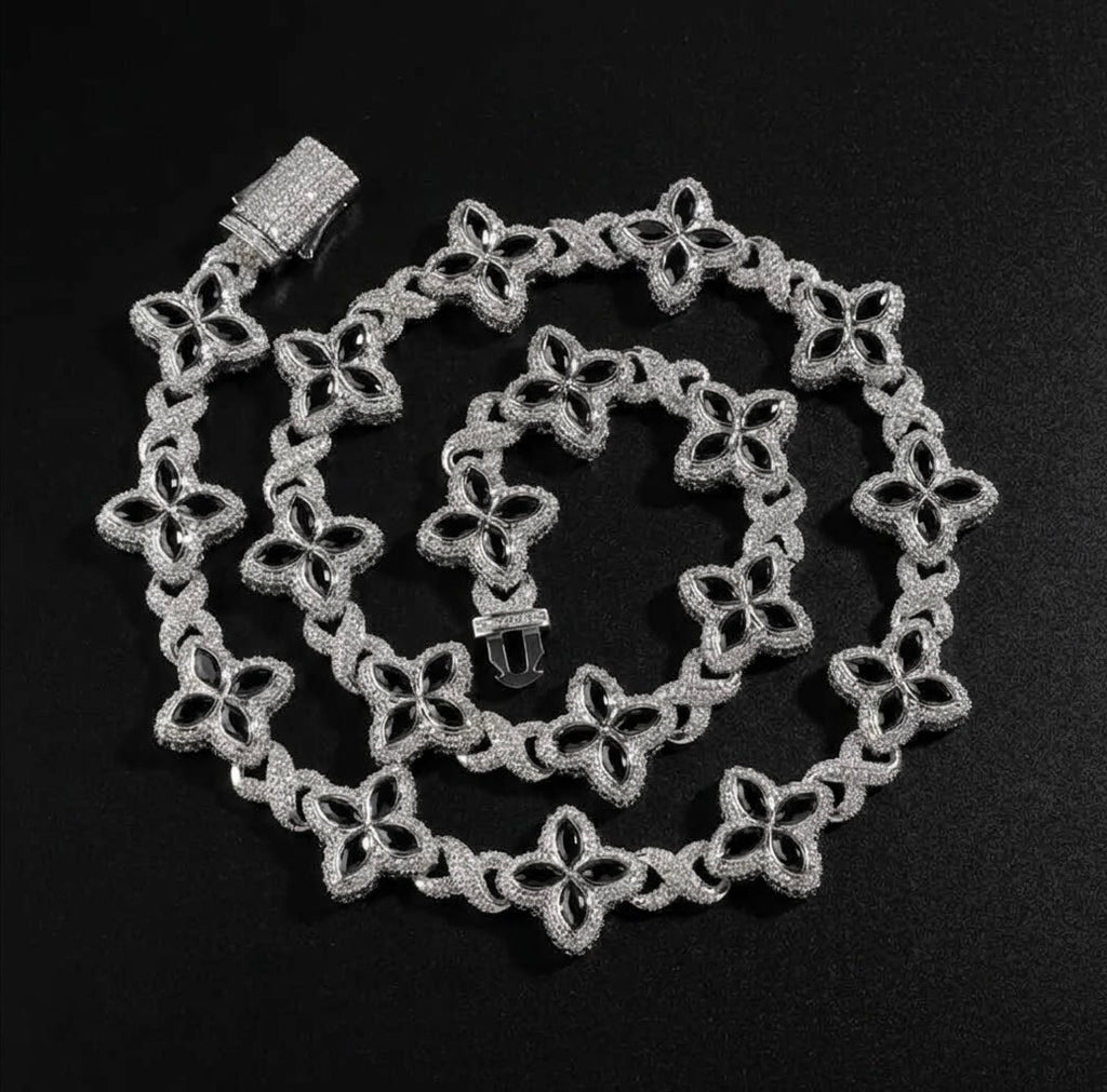18k white gold plated Iced Out 4 leaf Chain.