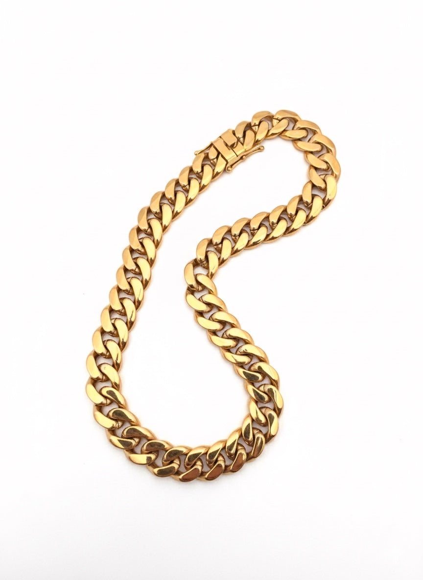 Stainless Steel 18k gold plated Cuban link necklace.