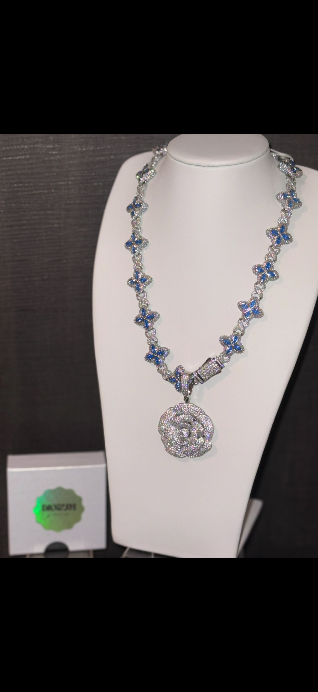 White gold plated Flower Necklace