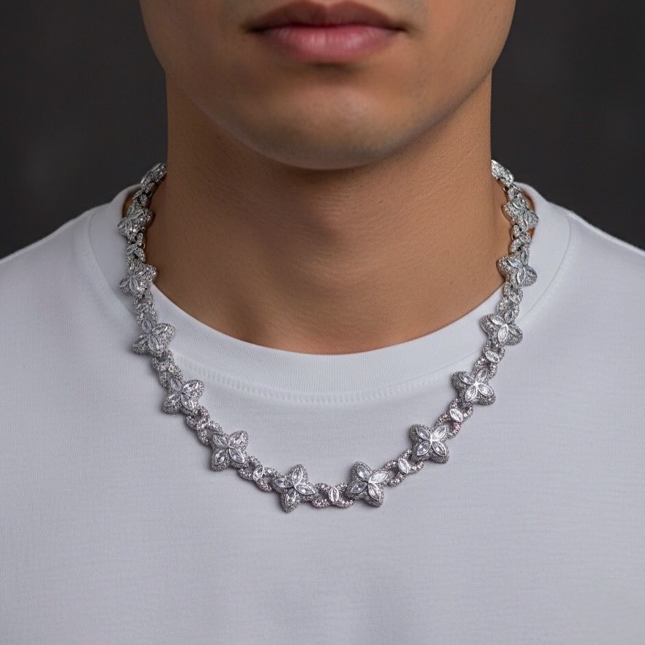 18k white gold plated Iced Out 4 leaf Chain.